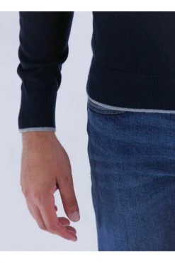 Armani Exchange Truien & Vesten Round-neck Knitwear Blue -Armani Exchange Verkoopwinkel 426536c4255af1ea0c07aa49cfea2bb9